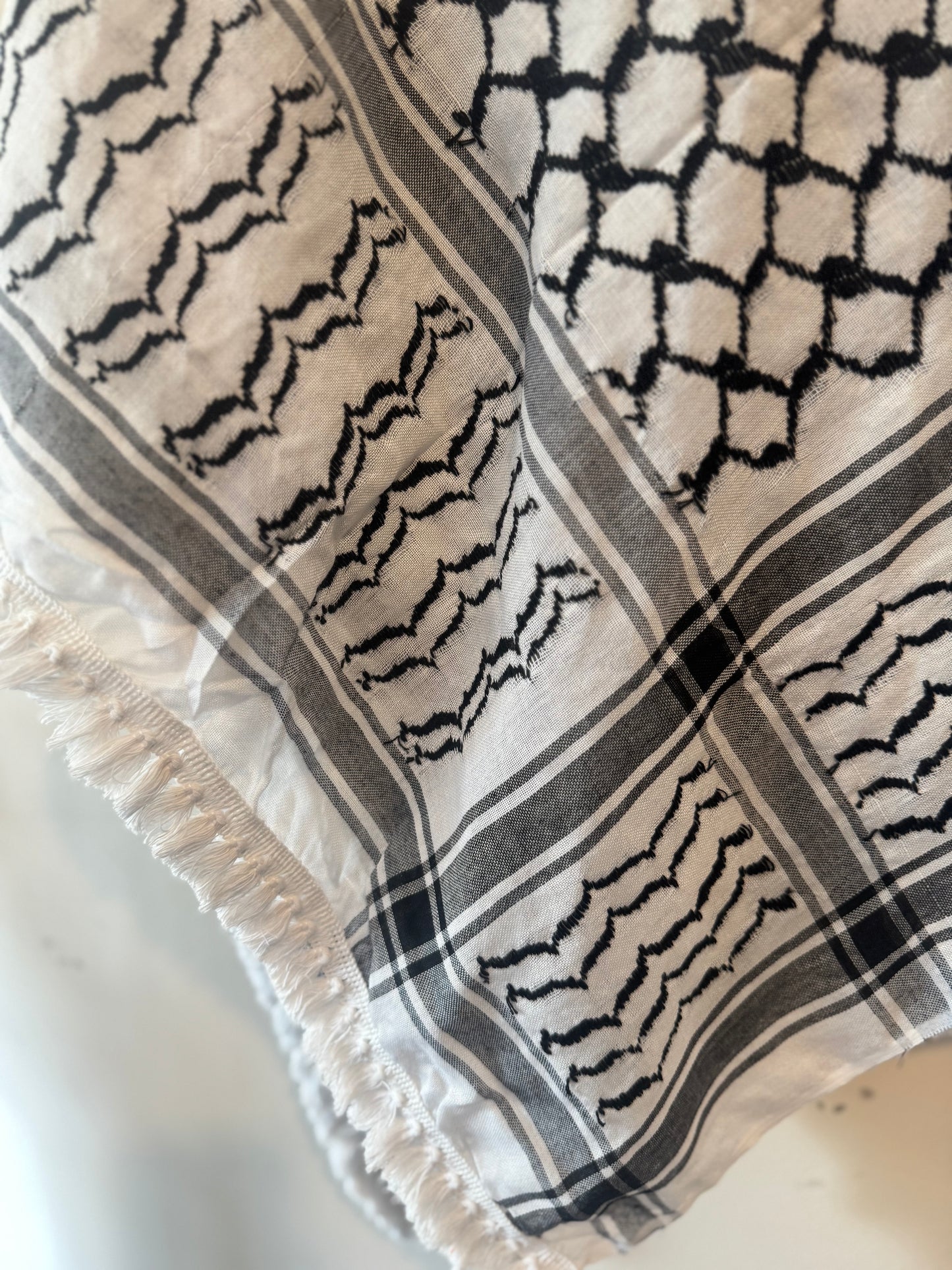 Kuffiyeh - White & Black